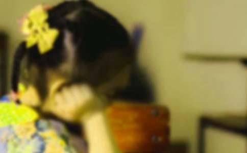 游出行必备物品新葡京女孩旅